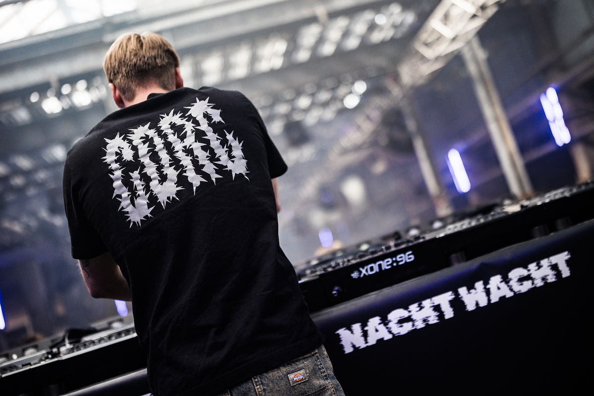 Loading... just a sec